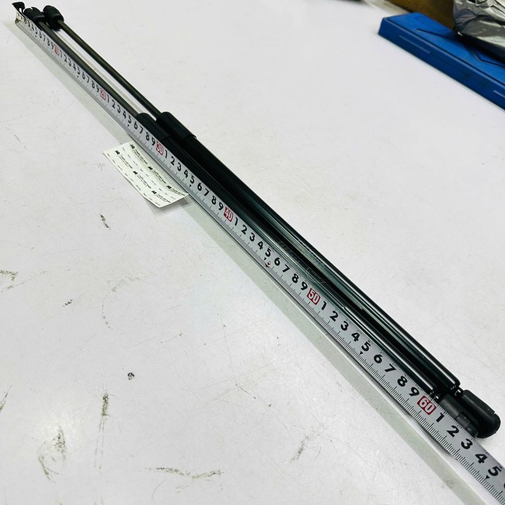 Ty chống nắp capo (ca bô) Mercedes C200, C300 (W204), E200, E300 (W212), GLK 200, GLK 300 (X204) đời 2007 - 2017. Hàng chất lượng cao dài 64 cm. Mã A2048800029, A2049800064, A2049802164, A2049802164, A2049800064 ( 1 đôi )