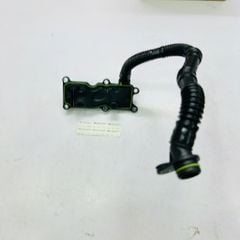 Ống thông hơi máy (PCV) tích hợp bầu lọc Mercedes C200, C250, C300, W205; E200, E250, E300, W213; GLC 200, 250, 300 X253 Máy M274 (2.0L Turbo) đời 2015 - 2025 . Hàng xịn Mer. Mã A2740182100