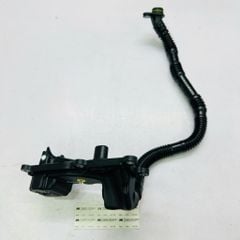 Ống thông hơi máy (PCV) tích hợp bầu lọc Mercedes C200, C250, C300, W205; E200, E250, E300, W213; GLC 200, 250, 300 X253 Máy M274 (2.0L Turbo) đời 2015 - 2025 . Hàng xịn Mer. Mã A2740182100