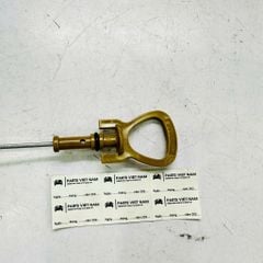 Que thăm dầu, thước thăm dầu động cơ M274 - 2.0L Mercedes W204, W205 C200, C250, C300, W212, W213 E200, E250, E300, X253 GLC200, GLC250, GLC300, X204 GLK200, GLK250. Mã A2740107306