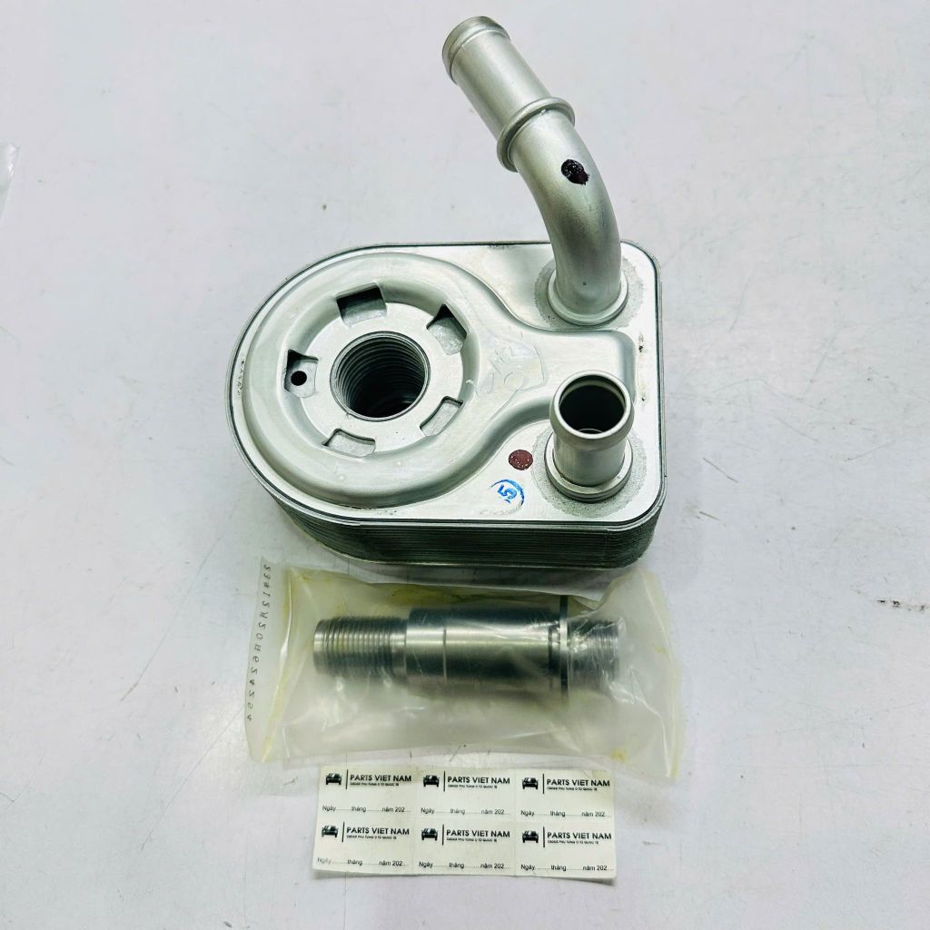 Két sinh hàn dầu máy (Két làm mát nhớt) Ford Ecosport, Fiesta, Focus 1.5L và 1.6L đời 2010 - 2021. Hàng xịn Ford. Mã 7S7Z6B856B, 7S7Z6B856B, 7S7G6B856CA