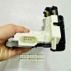 Ổ khoá gậm, khóa cửa trước trái (Bên Tài) 9 giắc điện Audi A6 (C6), A4 (B7), A3, A8, R8 đời 2003 - 2015. Hàng cao cấp. Mã 4F1837015, 4F1837015E, 8E1837015AA
