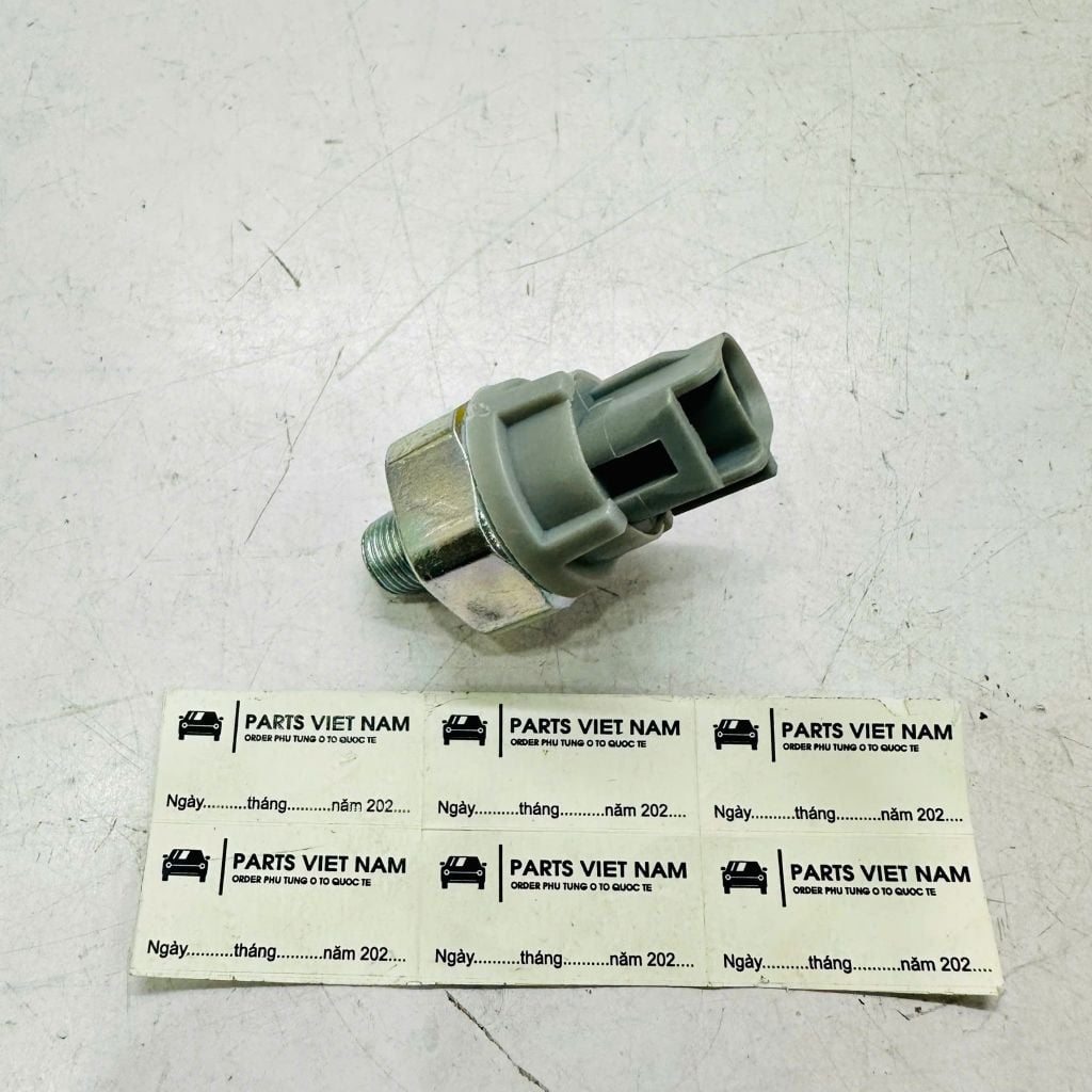 Cảm biến áp suất dầu nhớt (Báo nhớt) Toyota Raize, Prius, Vios, Camry, Altis, Lexus IS250, IS350, ES250, ES350 đời 1996 - 2026. Hàng cao cấp Mã 8353028020, 83530-28020