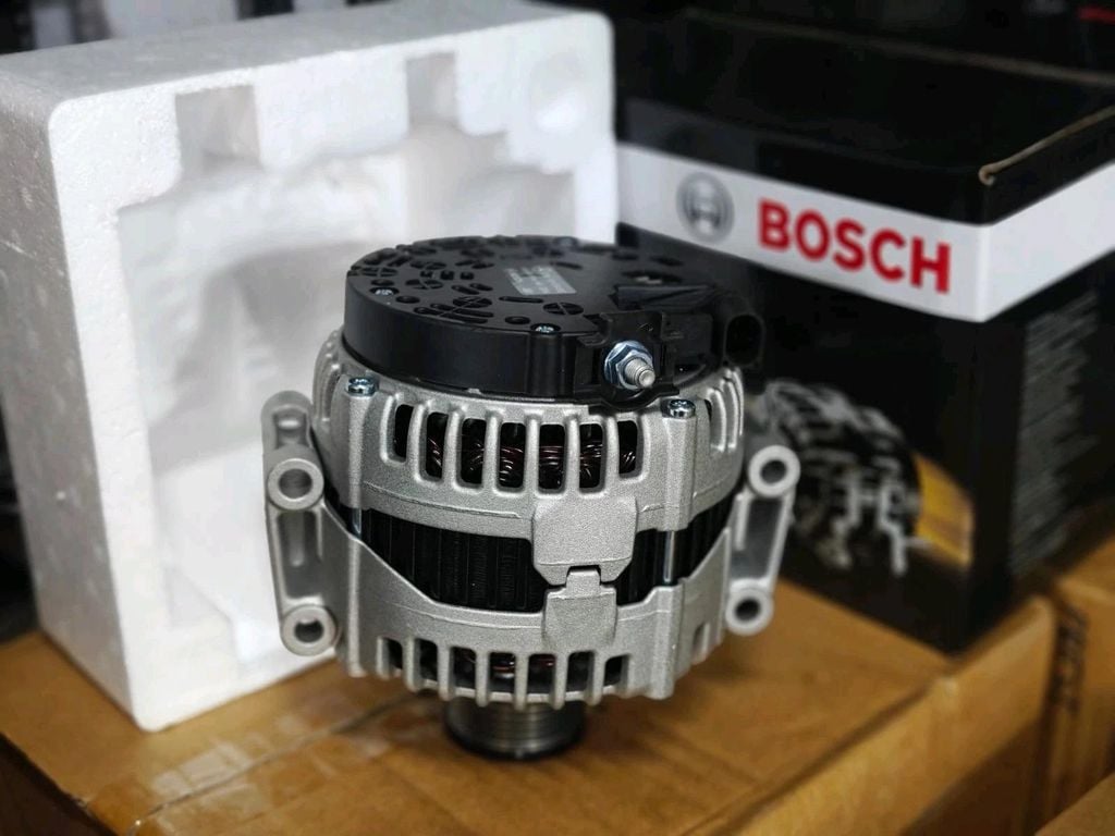 Máy phát điện Mercedes S550 S500 W221, CL550 W216 động cơ 3.5L V6 (M272), 5.5L V8 (M273) đời 2007 - 2011. Hàng Bosch. Mã A0131540502, A0001545504, A0031546906, 0121813001