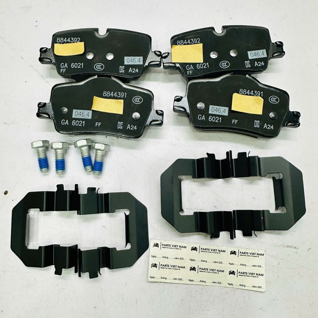 Má phanh sau (Bố thắng sau) BMW 320i, 320d G20 G21, 420i, 430i G22 G26, 218i, 220i G42 đời 2018 - 2024. Hàng chuẩn OEM China. Mã 34206888825, 34208844393 ( 1 bộ )