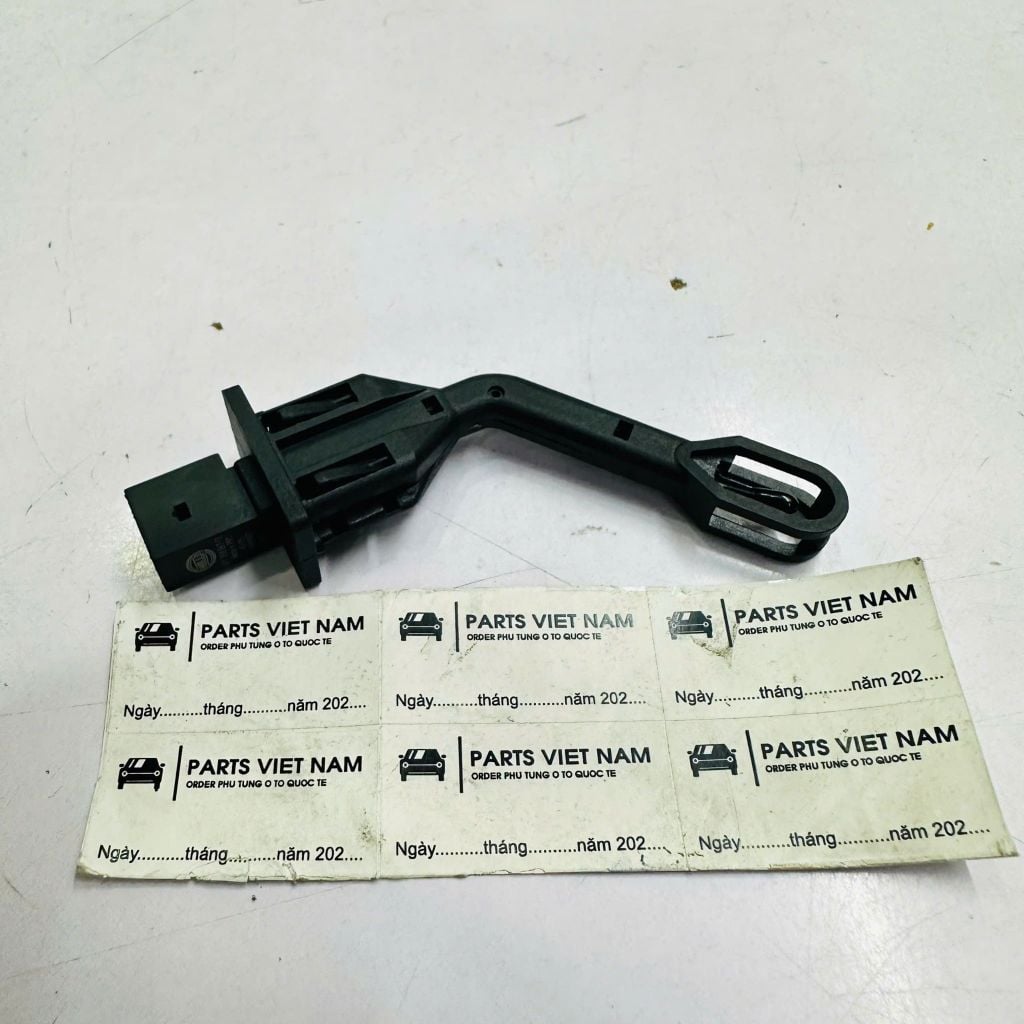 Cảm biến nhiệt độ giàn lạnh Mercedes C180, C200, C300 W203, W204, E200, E240, E280, E300 W211, W212, S300, S350, S400 W221 và Volvo XC60, XC90. Hàng Hella Đức. Mã A2208300772, A2208300372, A2208300773, A2208300774, A2208300775, 31404456, 30767019