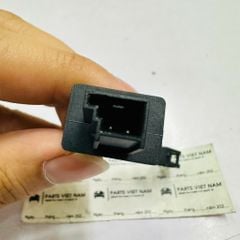 Cảm biến nhiệt độ giàn lạnh Mercedes C180, C200, C300 W203, W204, E200, E240, E280, E300 W211, W212, S300, S350, S400 W221 và Volvo XC60, XC90. Hàng Hella Đức. Mã A2208300772, A2208300372, A2208300773, A2208300774, A2208300775, 31404456, 30767019