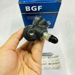 Chuột côn dưới, tổng côn dưới, heo côn dưới Toyota Hiace 