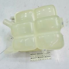 Bình nước phụ Ford Focus (2005-2012), Mazda 3 (2004-2014). Hàng China. Mã 5M5H8K218AA, 3M5H8K218AJ
