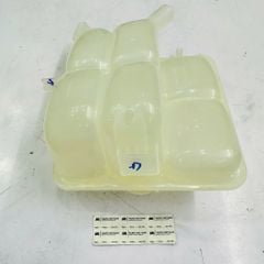 Bình nước phụ Ford Focus (2005-2012), Mazda 3 (2004-2014). Hàng China. Mã 5M5H8K218AA, 3M5H8K218AJ