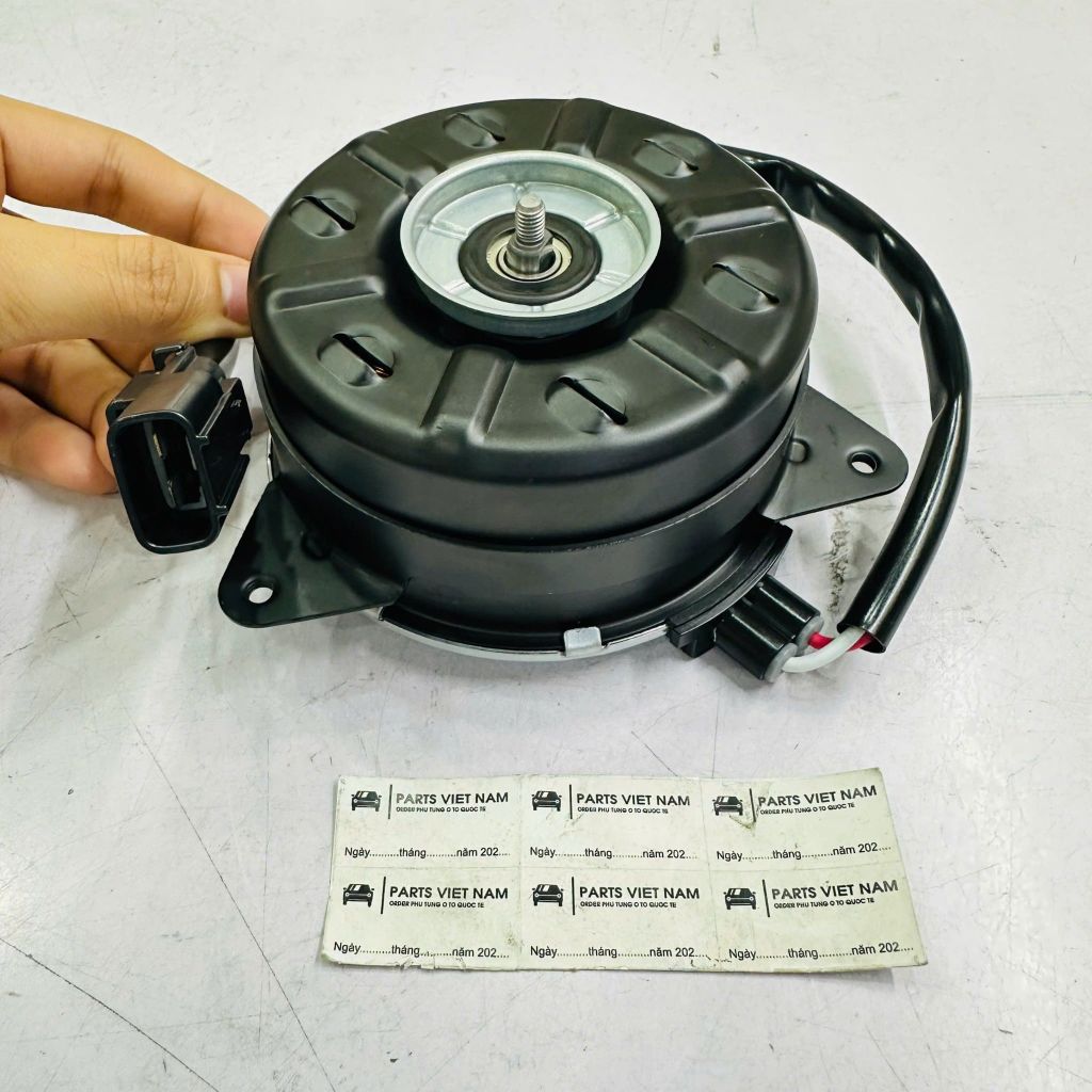 Mô tơ quạt giàn nóng điều hòa phía bên phải Honda CRV 1.5 Turbo 2018 - 2022. Hàng Denso Japan. Mã 386165AAA01, 38616-5AA-A01