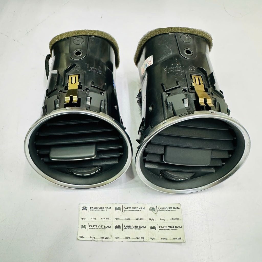 Cửa gió điều hòa taplo (Trái/Phải) Mercedes C200, C300 W204 đời 2011 - 2014 (Bản LHD). Hàng tháo xe còn 90% đặt 4 - 6 ngày. Mã A0215446564 ( 1 cái )