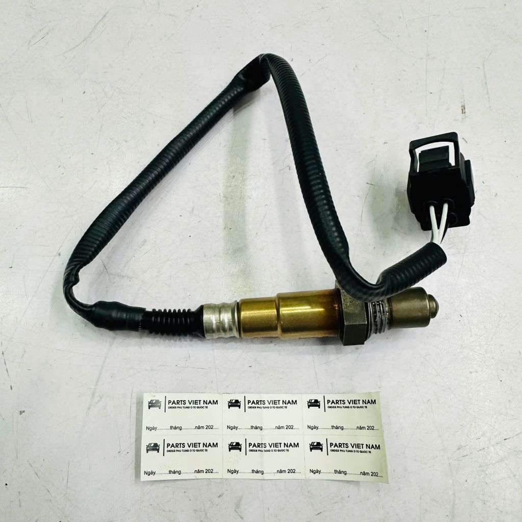 Cảm biến oxy sau trái phải Mercedes Benz C300, C350 W204, E300, E350, E500 W212, S350, S500 W221, W222, ML350, ML500 W166, GLK350 X204 máy V6 & V8 M276, M278, M157 đời 2011 - 2016. Hàng Oem chuẩn. Mã: A0065422018 ( 1 cái )