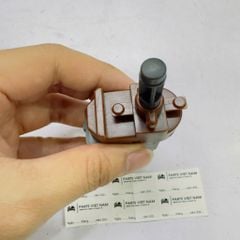 Công tắc chân côn Ford Laser 1.6, Escape 2.3, 3.0, Mazda 6 2.0 (Số sàn) đời 2001 - 2012. Hàng OEM. Mã GJ6A6649YA