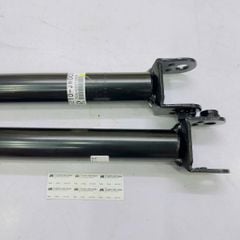 Giảm xóc sau (phuộc nhún sau) Nissan Teana J31, J32 đời 2008 - 2014. Hàng Showa thay 1 đôi bảo hành 12 tháng động cơ 2.0L, 2.5L. Mã 56210JN00C ( 1 cây )