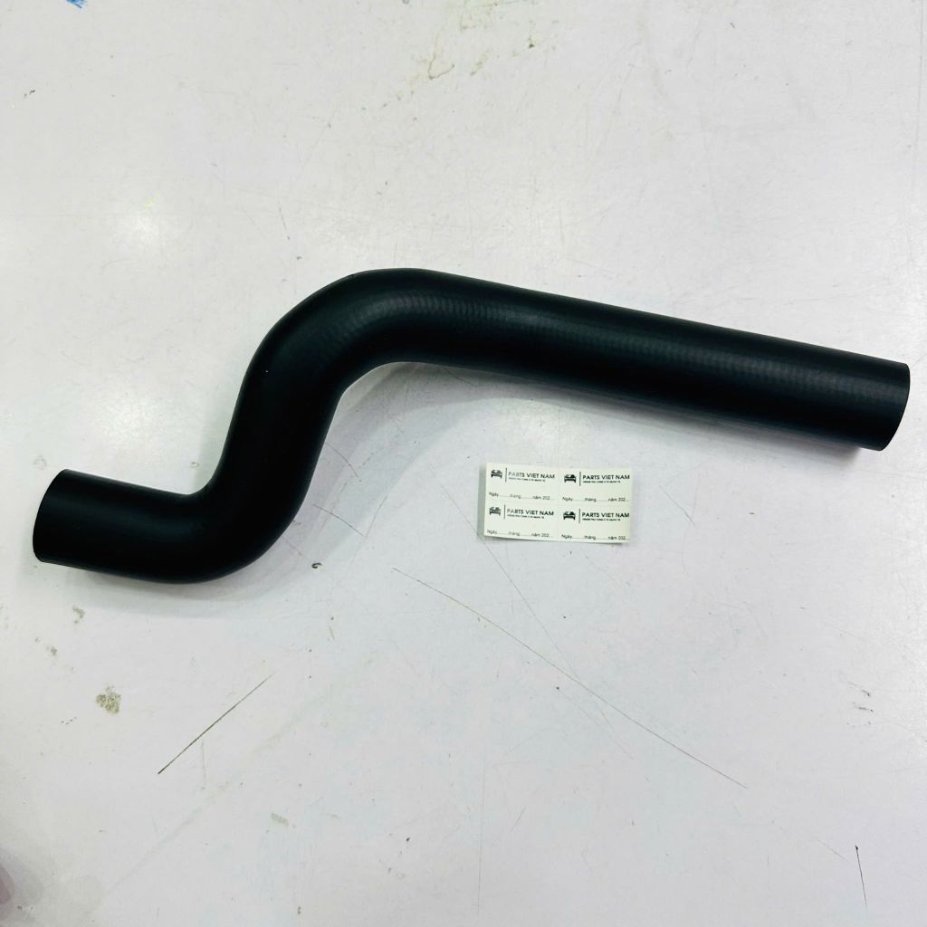 Ống cao su két nước dưới, ống nước dưới cho Ford Laser 1.6, Mazda 323 đời 1999-2005. Hàng OEM chất lượng, bền bỉ, chống nứt vỡ. Mã ZZL115185, ZZL1-15-185