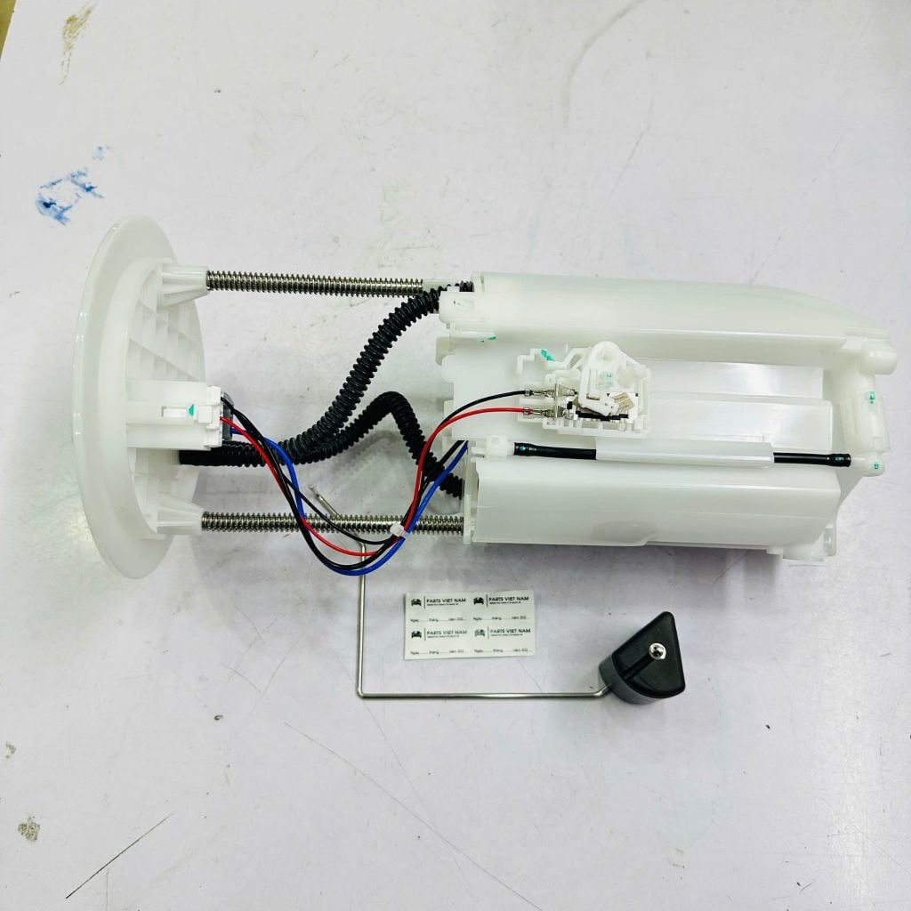 Cụm bơm xăng (bơm nhiên liệu) Toyota Fortuner đời 2005 - 2015. Hàng OEM chất lượng cao, động cơ 2.7L 2TR-FE. Mã 77020-0K080, 770200K080