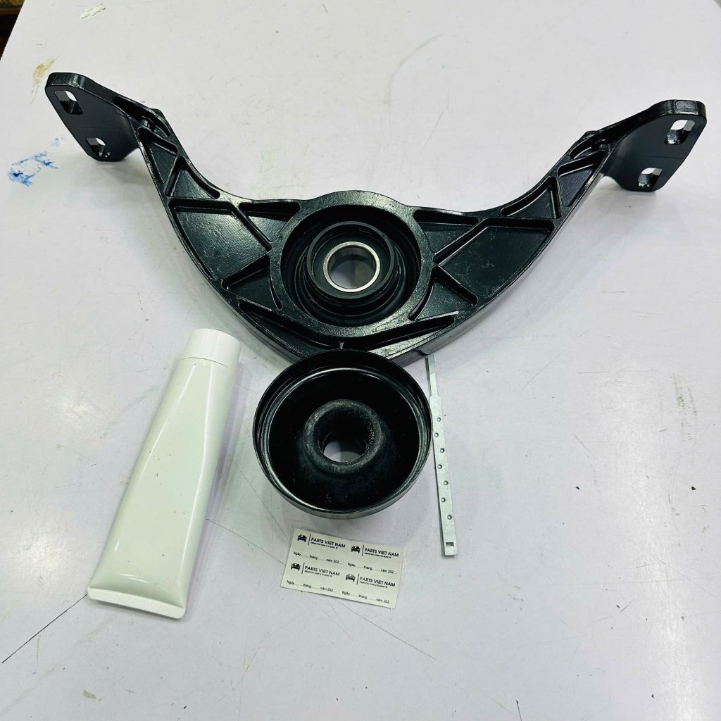 Bi quang treo trục các đăng, bạc đạn treo láp Audi Q3, A3, TT, Volkswagen Tiguan, Passat, Golf đời 1996 - 2020. Hàng OEM chất lượng cao, bản dẫn động 4 bánh đặt 12 ngày. Mã 5N0521101C, 5N0521101E, 5N0521101M, 5N0521101
