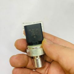 Cảm biến áp suất điều hòa, cảm biến gas lạnh Audi A3, Volkswagen Golf 7, Tiguan, Skoda, Passat đời 2013 - 2022. Hàng OEM Sensata chất lượng cao. Mã 5Q0959126A, 500959126A, 82CP6801