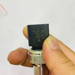 Cảm biến áp suất điều hòa, cảm biến gas lạnh Audi A3, Volkswagen Golf 7, Tiguan, Skoda, Passat đời 2013 - 2022. Hàng OEM Sensata chất lượng cao. Mã 5Q0959126A, 500959126A, 82CP6801