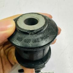 Cao su càng A quả giữa càng Audi A3, Q2, Q3, Volkswagen Arteon Golf, Passat, Jetta, Tiguan, Touran đời 2012 - 2024. Hàng OEM chất lượng cao. Mã 5Q0407182, 5Q0407182A ( 1 quả )