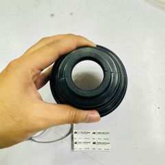 Cao su chụp bụi láp trong Audi A4, A5, Q5, Volkswagen Beetle, Jetta. Hàng cao cấp, chịu nhiệt tốt liền mỡ láp. Mã 8K0498201B, 8K0498201C, 1KM498201, 8K0498201A, 31607620599
