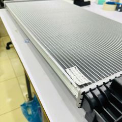 Két nước làm mát (Radiator) Ford F150, Expedition, Lincoln Navigator động cơ V6 2.7L (EcoBoost), V6 3.0L (Diesel - LION B), V6 3.3L (Duratec hút khí tự nhiên), và V6 3.5L GTDI (EcoBoost) đời 2017 - 2021. Hàng cao cấp. Mã HL3Z-8005-B, HL3Z8005B