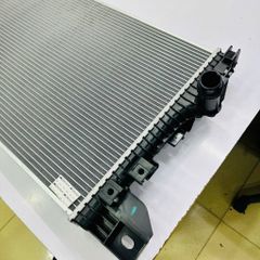 Két nước làm mát (Radiator) Ford F150, Expedition, Lincoln Navigator động cơ V6 2.7L (EcoBoost), V6 3.0L (Diesel - LION B), V6 3.3L (Duratec hút khí tự nhiên), và V6 3.5L GTDI (EcoBoost) đời 2017 - 2021. Hàng cao cấp. Mã HL3Z-8005-B, HL3Z8005B