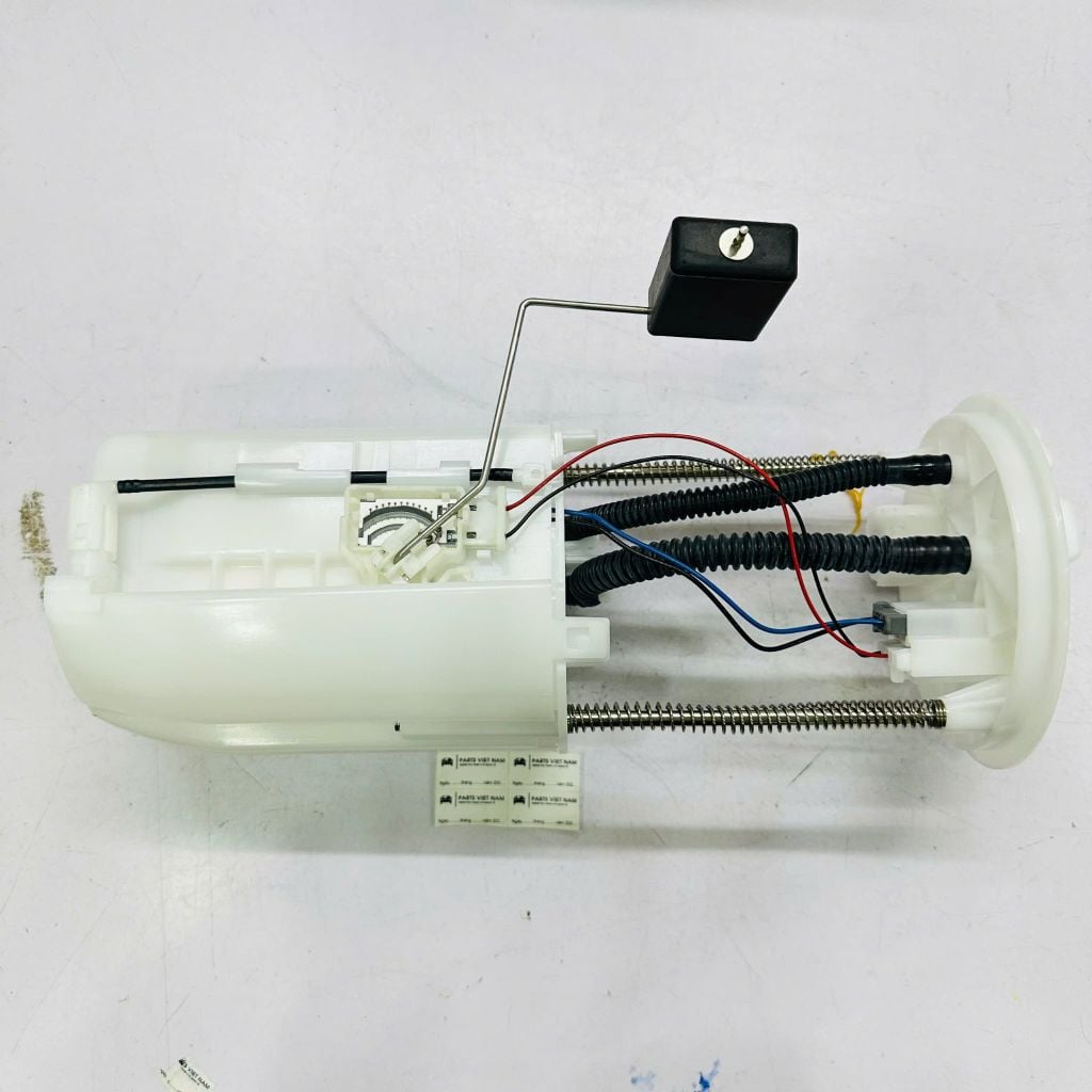Cụm bơm xăng Toyota Hiace 2.7L máy 2TR đời 2006 - 2009. Hàng chuẩn OEM. Mã 7702026031, 7702026010