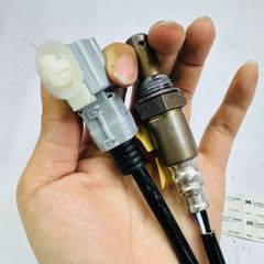 Cảm biến oxy dưới Toyota Highlander, Lexus RX 400h, RX350, RX450h đời 2005 - 2015. Hàng cao cấp. Mã 89465-0E010, 89465-0E030, 89465-0E050, 89465-0E080, 89465-48110, 89465-48180, 89465-48200, 89465-48230, 89465-48240, 89465-48250, 89465-48280