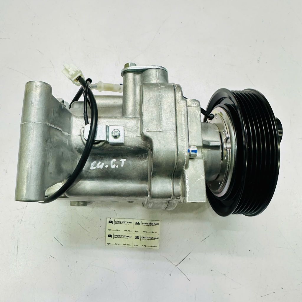 Lốc lạnh điều hòa (A/C Compressor) Mazda 2 (DE) 1.5L, KPRW đời 2007 - 2015. Hàng OEM chất lượng cao. Mã Mã KPR1217, D65161K00C, V09A1AA4AK, D65161450G, D65161450H, D65161K00A