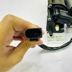 Bơm nâng gầm, Máy nén khí phuộc hơi Mercedes C200, C250 C300 W205, E200, E300 W213, GLC200 250 300 X253, CLS C257, AMG GT X290 đời 2013 - 2023. Hàng Hella OEM. Mã A0993200004, A099320000480, A2133200104, A2133209900