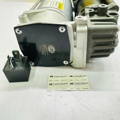 Bơm nâng gầm, Máy nén khí phuộc hơi Mercedes C200, C250 C300 W205, E200, E300 W213, GLC200 250 300 X253, CLS C257, AMG GT X290 đời 2013 - 2023. Hàng Hella OEM. Mã A0993200004, A099320000480, A2133200104, A2133209900