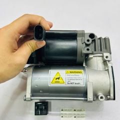 Bơm nâng gầm, Máy nén khí phuộc hơi Mercedes C200, C250 C300 W205, E200, E300 W213, GLC200 250 300 X253, CLS C257, AMG GT X290 đời 2013 - 2023. Hàng Hella OEM. Mã A0993200004, A099320000480, A2133200104, A2133209900