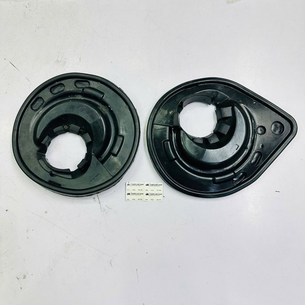 Cao su đệm lò xo giảm xóc hay phuộc sau, dưới (trái và phải) Lexus ES200, ES250, ES300h, ES350 đời 2012 - 2018. Hàng OEM chất lượng cao. Mã  Phải 4825833030, Trái 4825833040 ( 1 cái )