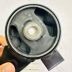 Cao su chân máy sau số 8 sau (Engine Mount Rear) Toyota Camry, Highlander, Sienna, Venza đời 2004 - 2013. Hàng Tenacity. Động cơ 2AZ-FE, 1MZ-FE. Mã 12363-0A081, 12363-20090, 123630A081, 1236320090