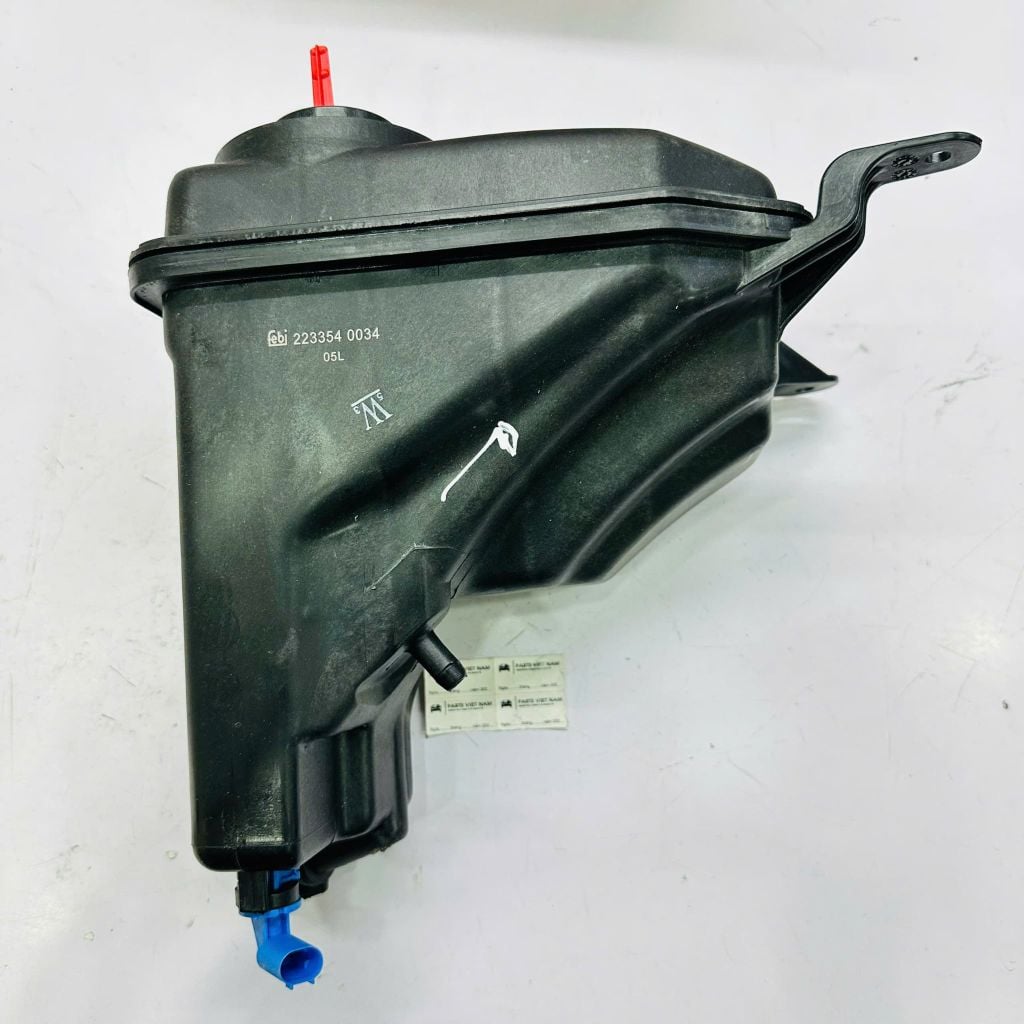Bình nước phụ làm mát BMW 3 Series, 1 Series, X1, Z4. Đời 2006 - 2015. Động cơ N52, N54, N51. Hàng Febi. Mã 17137640514, 17137607482,  17137519368, 17137543026, 17137567462