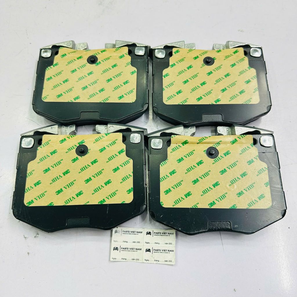 Má phanh trước (Bố thắng trước) BMW 330i, M340i (G20), 520i, 530i, 540i (G30), 730i, 740i, 750is (G11), X3 (G01), X5 (G05). Đời 2017 - 2024. Động cơ B48, B58, N63. Hàng chất lượng cao. Mã 34116888457, 34116874430, 34116889570