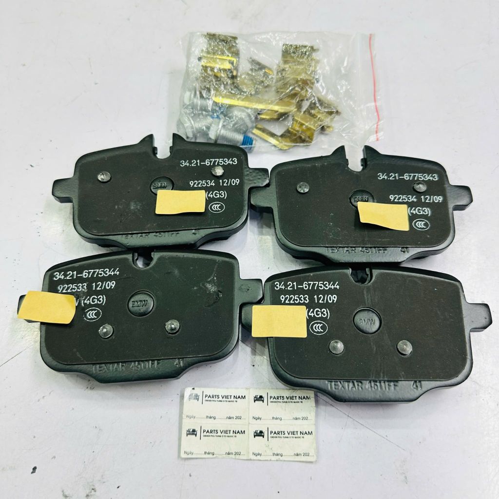 Má phanh sau, (bố thắng sau) BMW 520i, 530i, 540i (F10, G30), 730i, 740i, 750is (G11, G12), X3, X5. Đời 2011 - 2024. Động cơ B48, B58, N20, N55, N63. Hàng chất lượng cao. Mã 34216867175, 34216870552, 34216896975