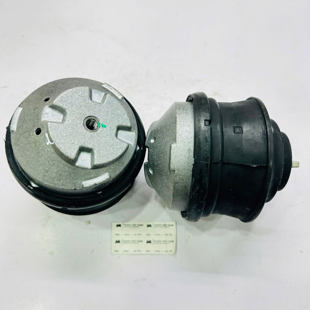 Chân đầu máy, cao su chân máy Mercedes W211, E200, E220, E270, E280, E320, E500, E63 AMG, E55 AMG đời 2002 - 2009. Hàng Frey. Mã A2212401117, A2112400317, 2202403317 ( 1 cái )