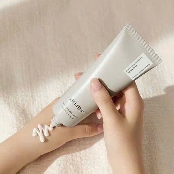 Bộ Kem Nền Trang Điểm Sum37 Losecsumma Makeup Set