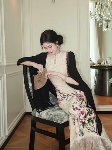  SƯỜN XÁM DÀI UYỂN HOA 