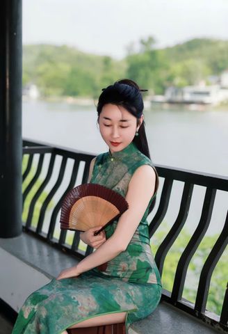  SƯỜN XÁM LỬNG VÂN MỘC 