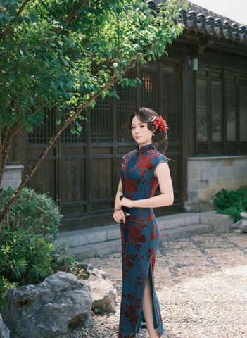  SƯỜN XÁM LỬNG LAM ĐÀO 