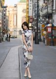  SƯỜN XÁM LỤA DÀI HOA ẨN 