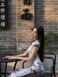  SƯỜN XÁM LỤA DÀI HOA ẨN 