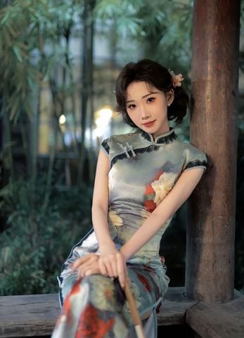  SƯỜN XÁM LỤA DÀI VŨ HOA YÊN 