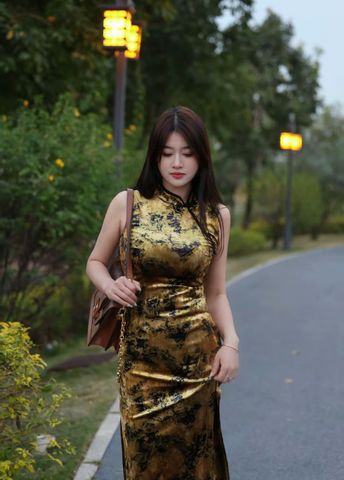  SƯỜN XÁM NHUNG LỬNG VÀNG 