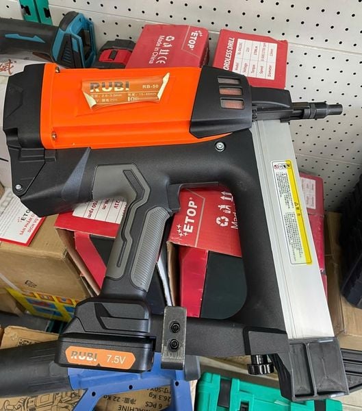 Máy Bắn Đinh Bê Tông Chạy Pin, Máy Bắn Đinh Bê Tông, Máy Bắn Đinh Tường, Máy Bắn Đinh Thẳng, Máy Bắn Đinh T, Máy Bắn Đinh Gas, Máy Bắn Ty Trần, Máy Bắn Ti Trần