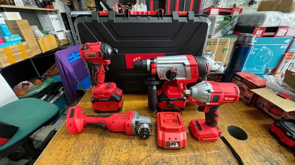 Combo 4 Máy Pin Không Chổi Than – Khoan Bê Tông, Máy Mài, Khoan 13Ly, Siết Bulong | 2 Pin 15 Cell Siêu Khỏe Combo 4 máy pin không chổi than gồm: máy khoan bê tông, máy mài góc, máy khoan pin 13ly và máy siết bulong, là